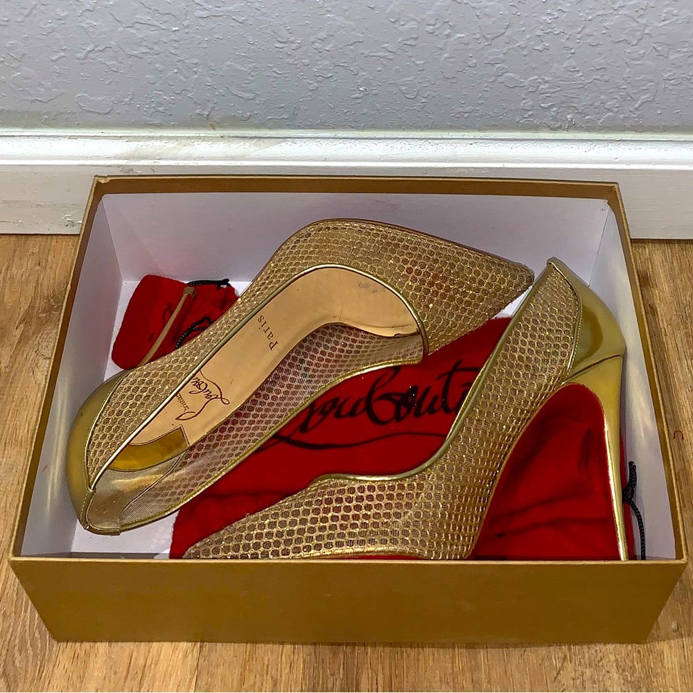 Christian Louboutin Fishnet Pump